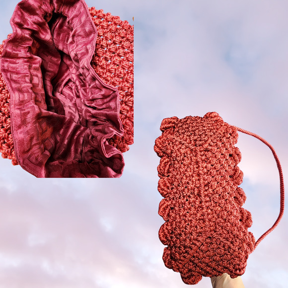 Legarda Handmade Macrame Red Boho Knit Crossbody Bag with Wooden Handles - Picture 7 of 8